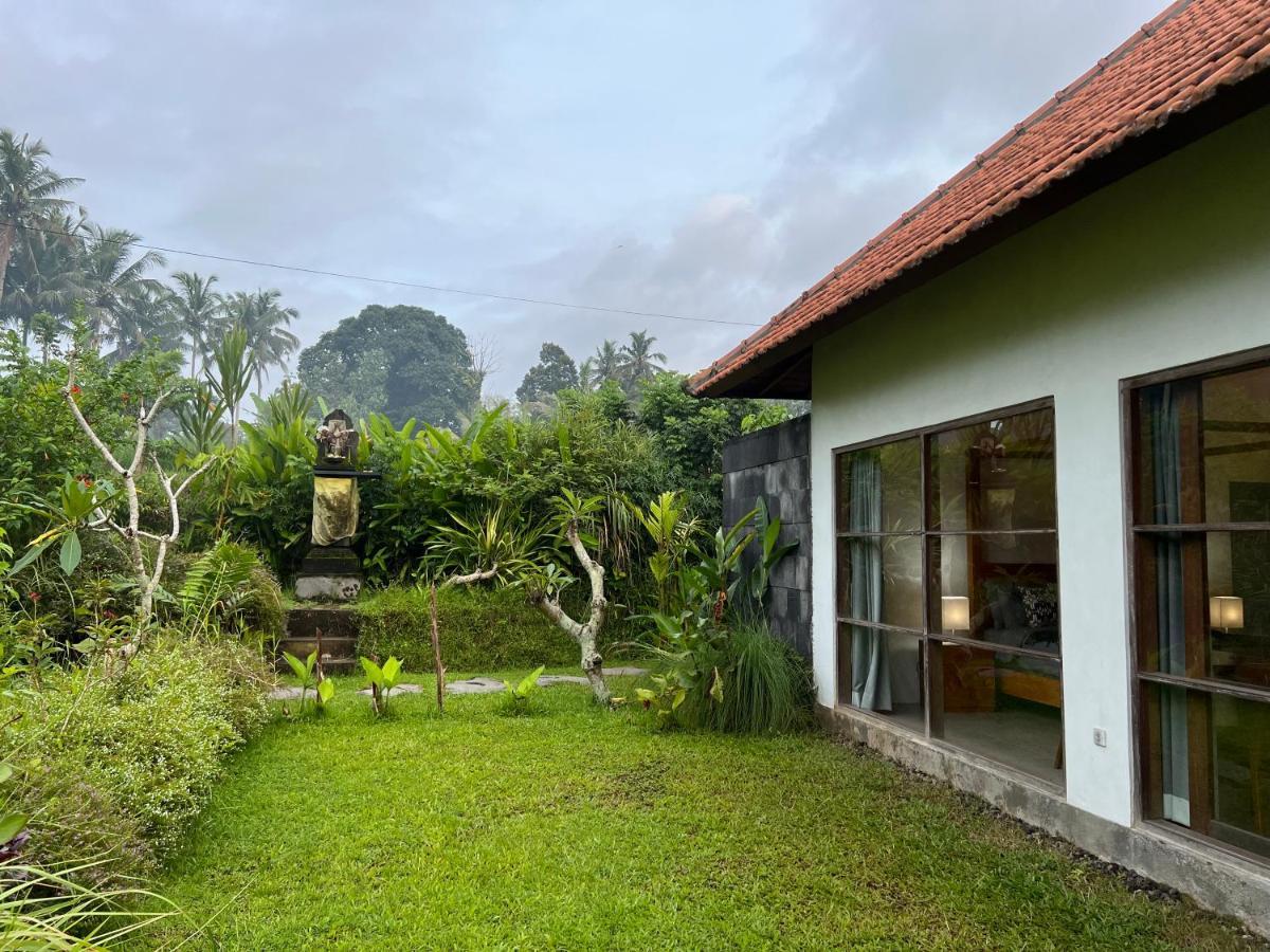 Uma Mupu Retreat Villa Gianyar  Exterior photo